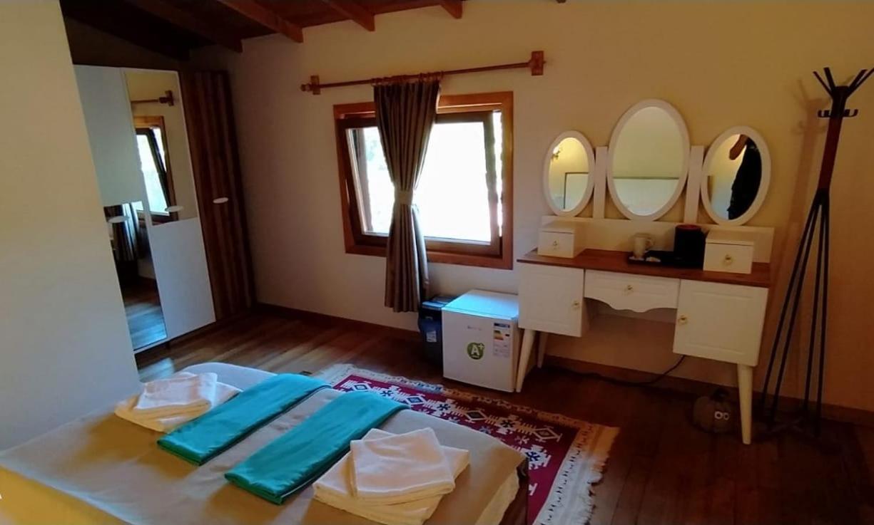 Secret Garden Hotel & Bungalows Чирали Экстерьер фото