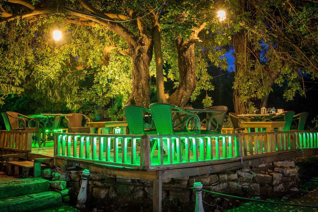 Secret Garden Hotel & Bungalows Чирали Экстерьер фото