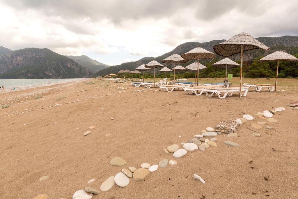 Secret Garden Hotel & Bungalows Чирали Экстерьер фото
